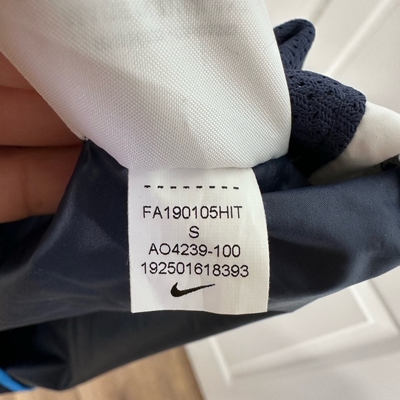 Nike NFL Los Angeles Chargers Mens Pullover Windbreaker - Size Small - Picture 10 of 10